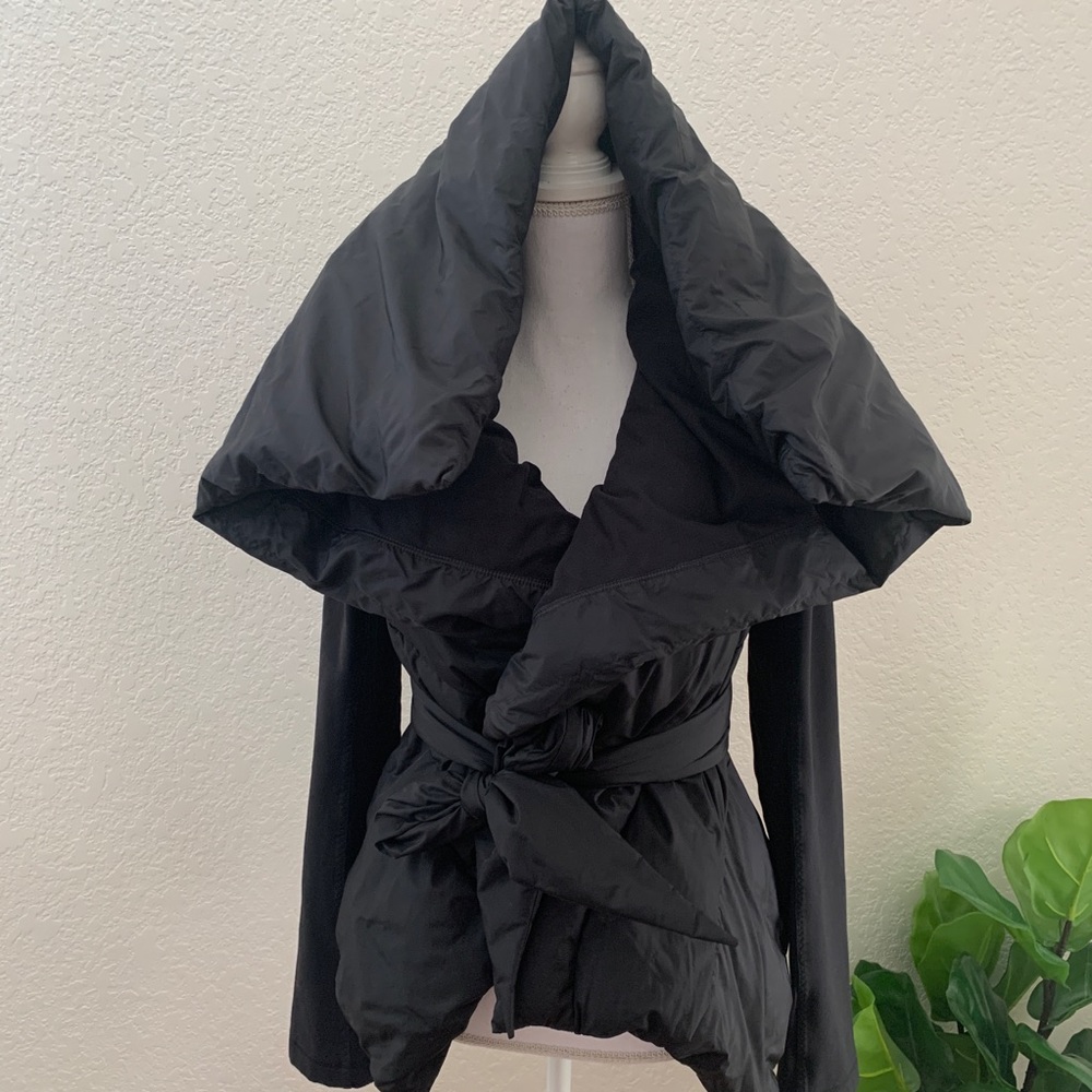 Lululemon down to the studio down wrap jacket 8